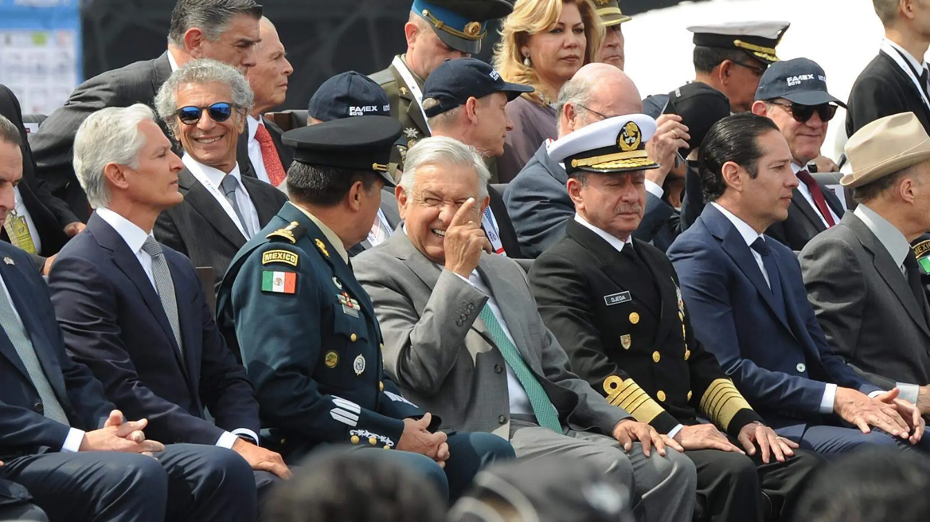 AMLO Santa Lucía